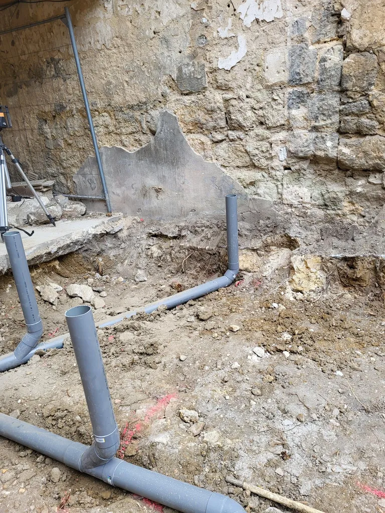 Passage de réseaux pour eaux usées pour une future construction dans Bordeaux 33000