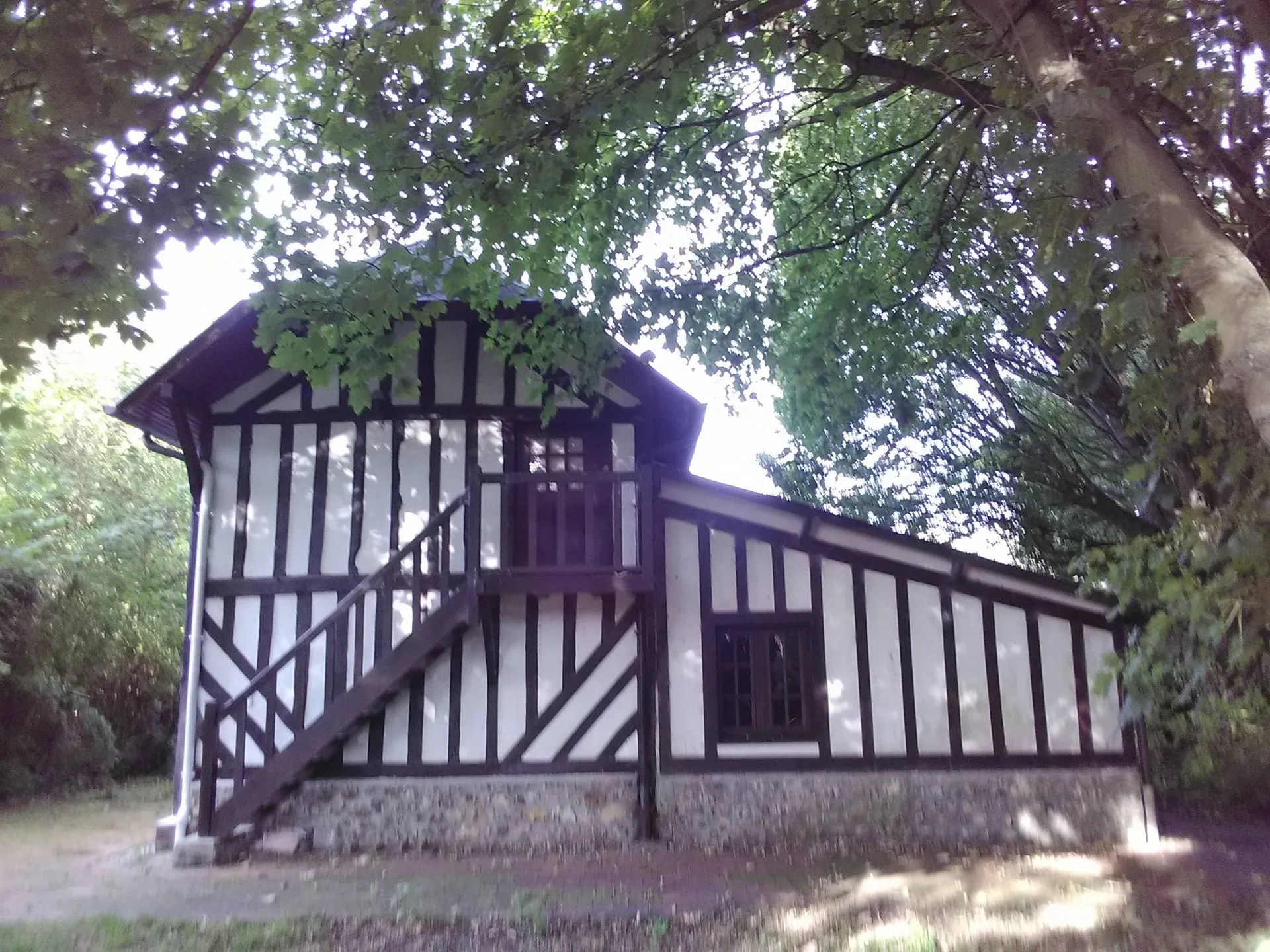 A vendre, maison à colombages, à quelques minutes de Honfleur