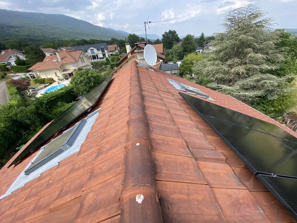Installation solaire photovoltaïque en autoconsommation à Thoiry dans l'Ain
