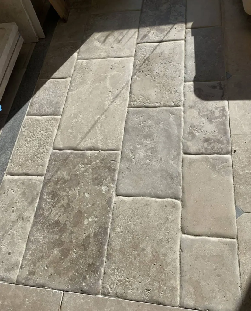 Carrelage pierre naturelle au 36 rue de Bourgogne 75007 Paris