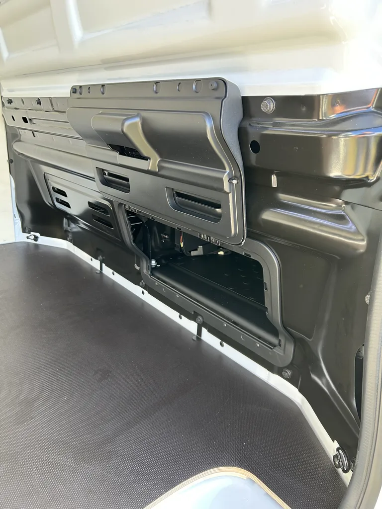 Vente de fourgons Nissan Primastar pour transport professionnel et logistique à Arles et Nîmes