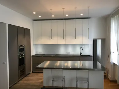 cuisine en verre dépoli blanc et fenix gris londre