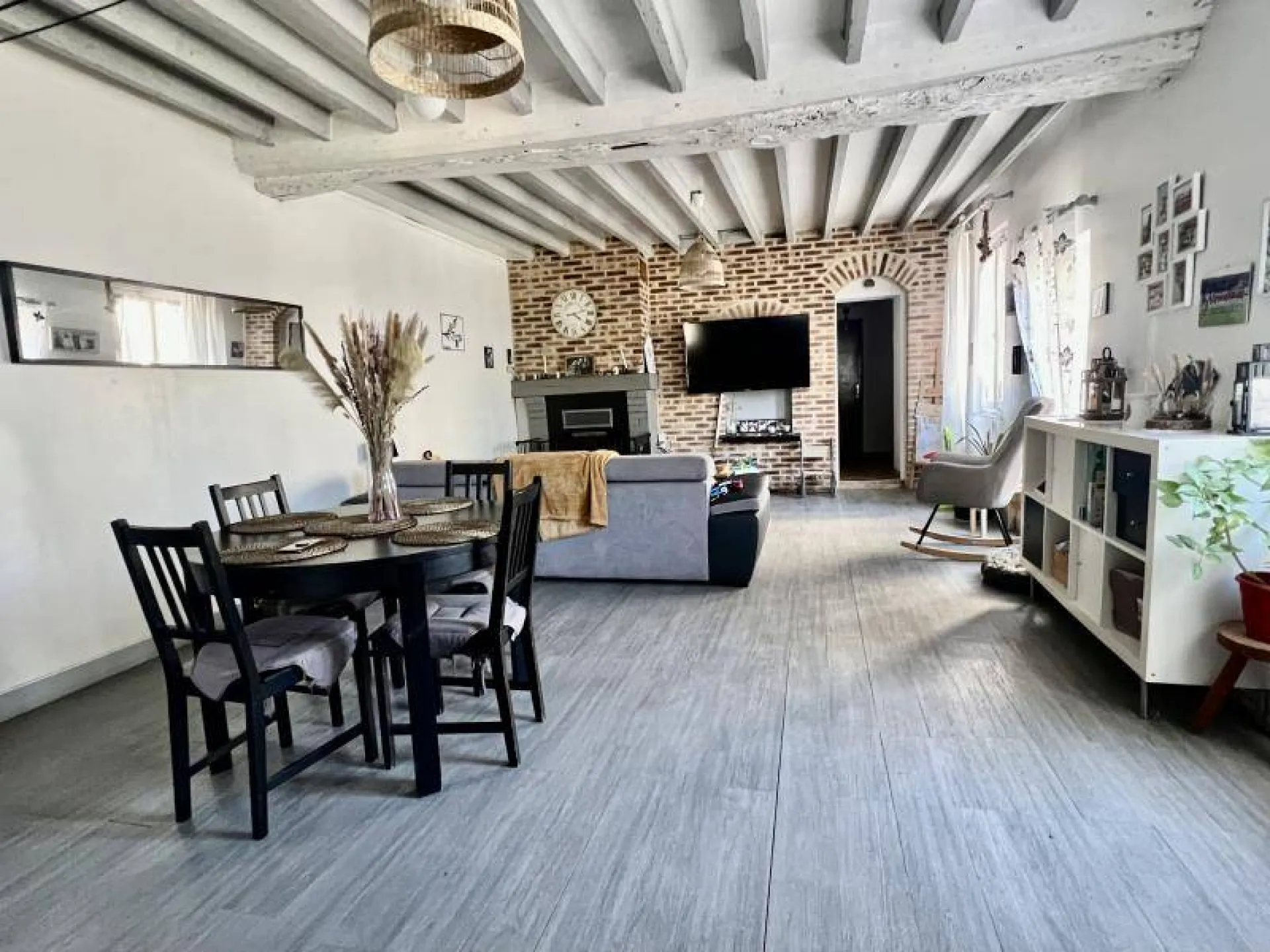 Maison rénovée de 140 m² édifiée sur 649 m² de terrain sur la commune de ST PIERRE LES ELBEUF