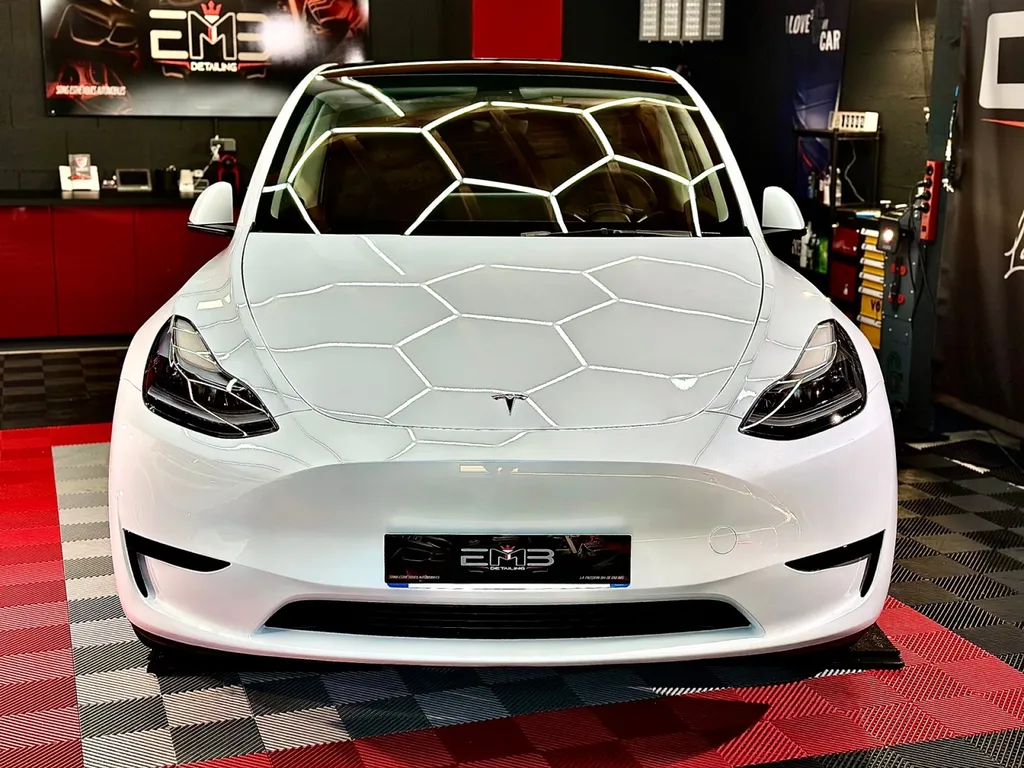 Protection carrosserie tesla model Y Lyon traitement céramique 