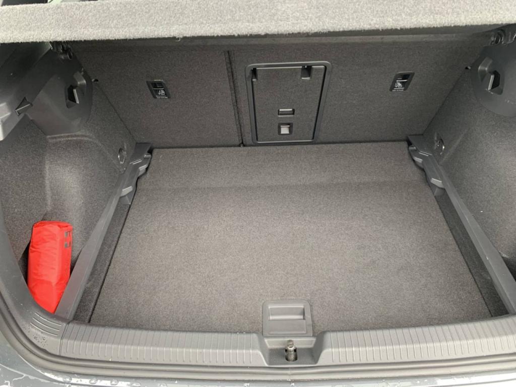 Volkswagen Golf d'occasion R line Boite automatique proche de Rouen