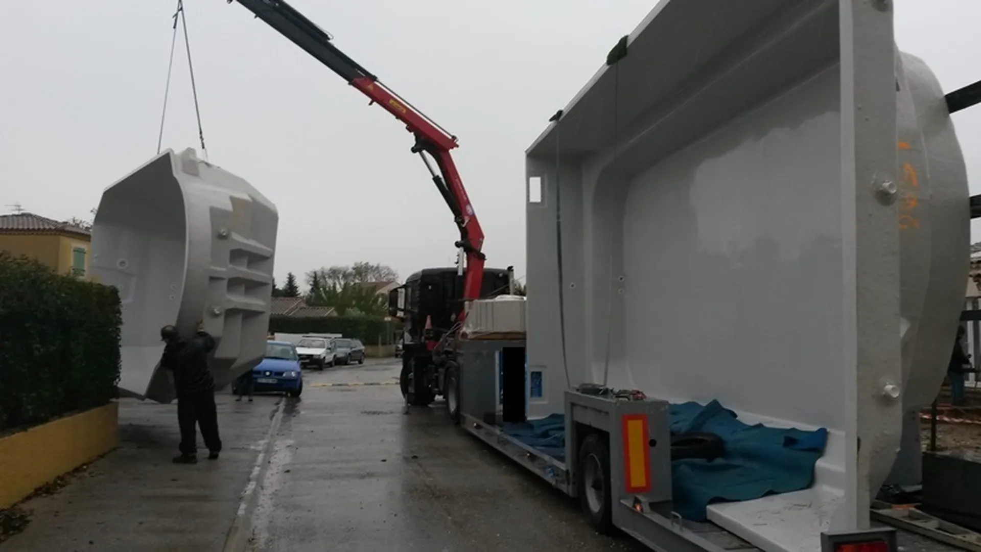 livraison de deux piscines à la fois à Salon de Provence