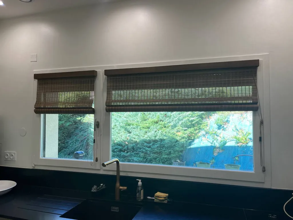 Store bois tissé contrejour
