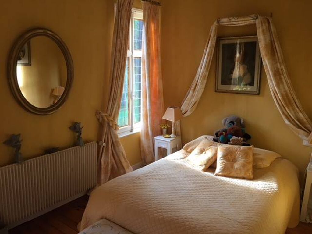 a vendre magnifique manoir du 15eme siecle proche des plages 14 calvados