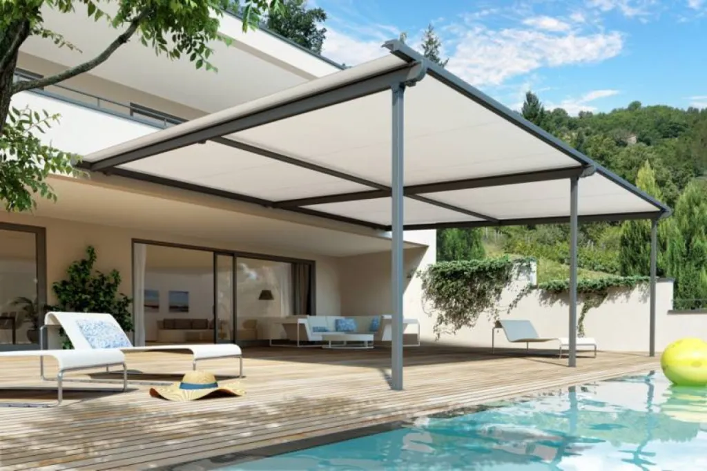 Spécialiste de l'installation d'une pergola alu en toile imperméable et rétractable à Cannes