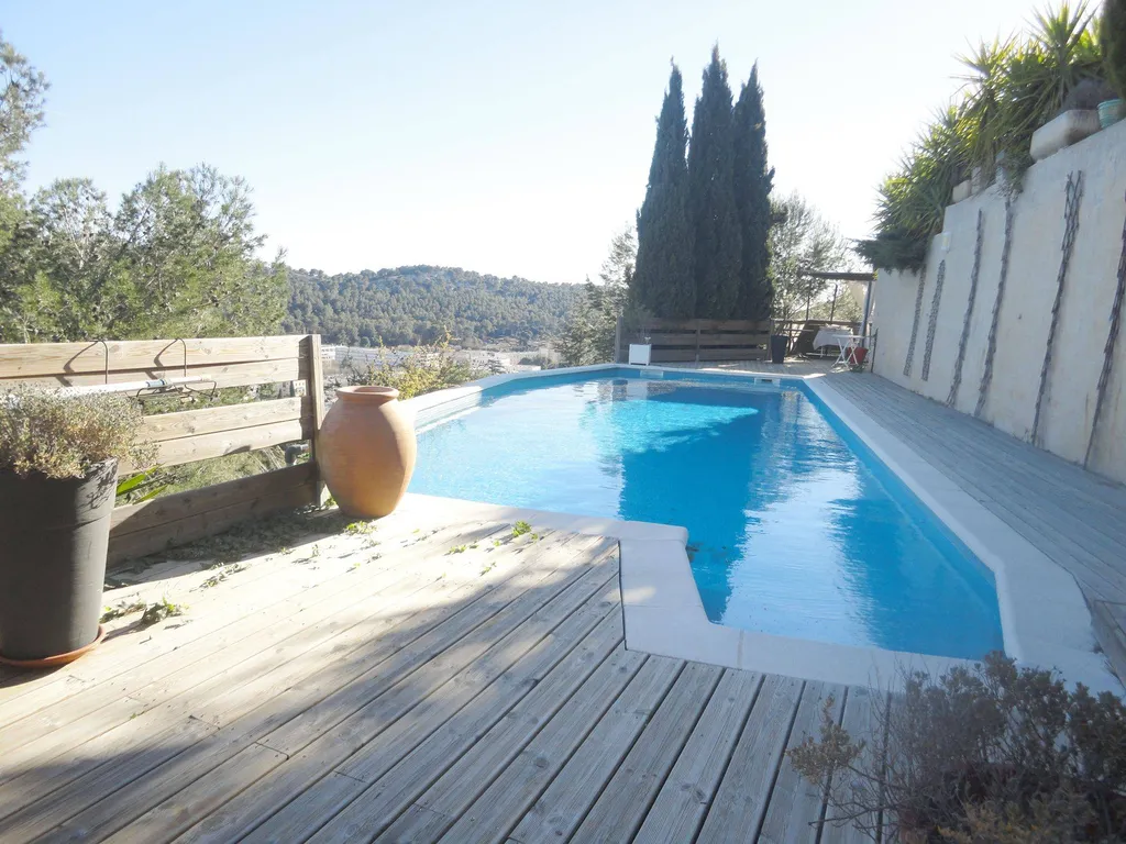 Notre zone d'activité pour ce serviceMaison à vendre à Ceyreste 13600, Bouches-du-Rhône : jardin, garage et vie familiale à moins de 15 minutes de Cassis