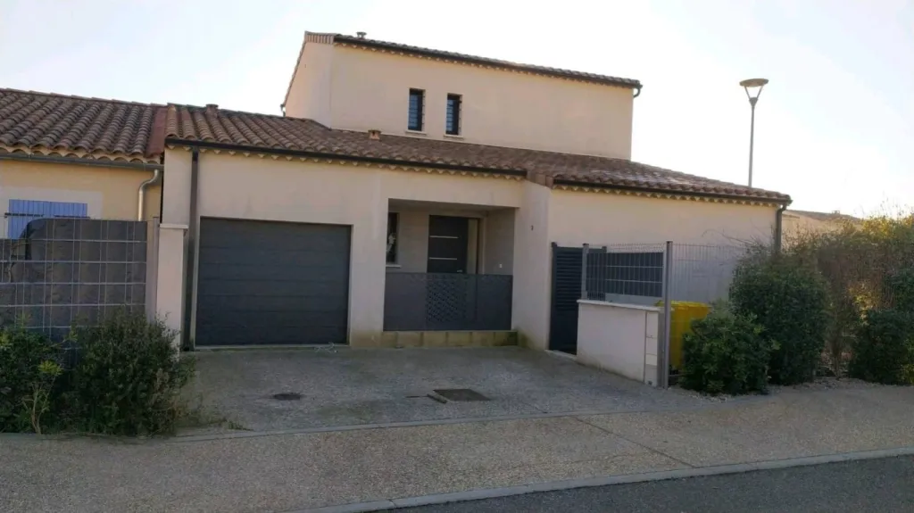 Installation de gouttières aluminium à Vedène