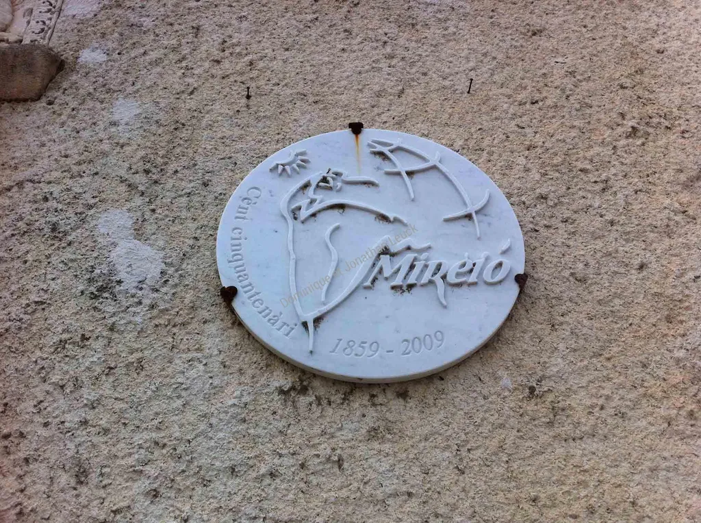 Sculptures et bas-reliefs en pierre