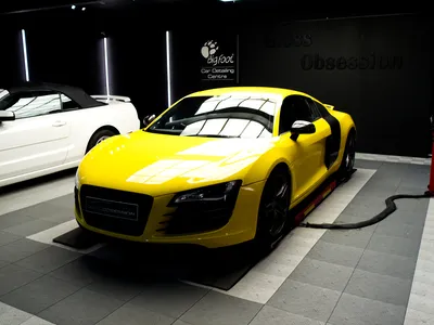 Transformation Audi R8 en 3M Bright Yellow chez Gloss Obsession