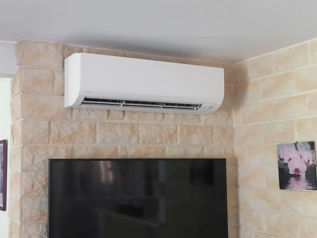 Mural Sensira daikin 6kW chaud salon+cuisine 60m2