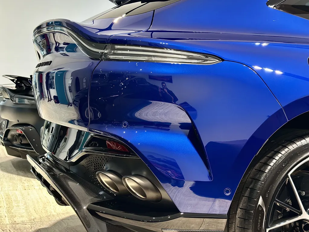 Traitement céramique Aston Martin DBX proche Brignais 