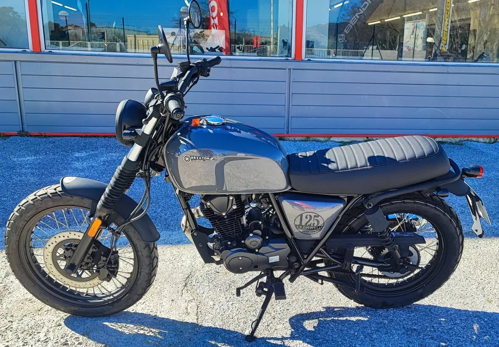 BRIXTON CROMWELL 125 DU 06/2023 AVEC 2050 KM.