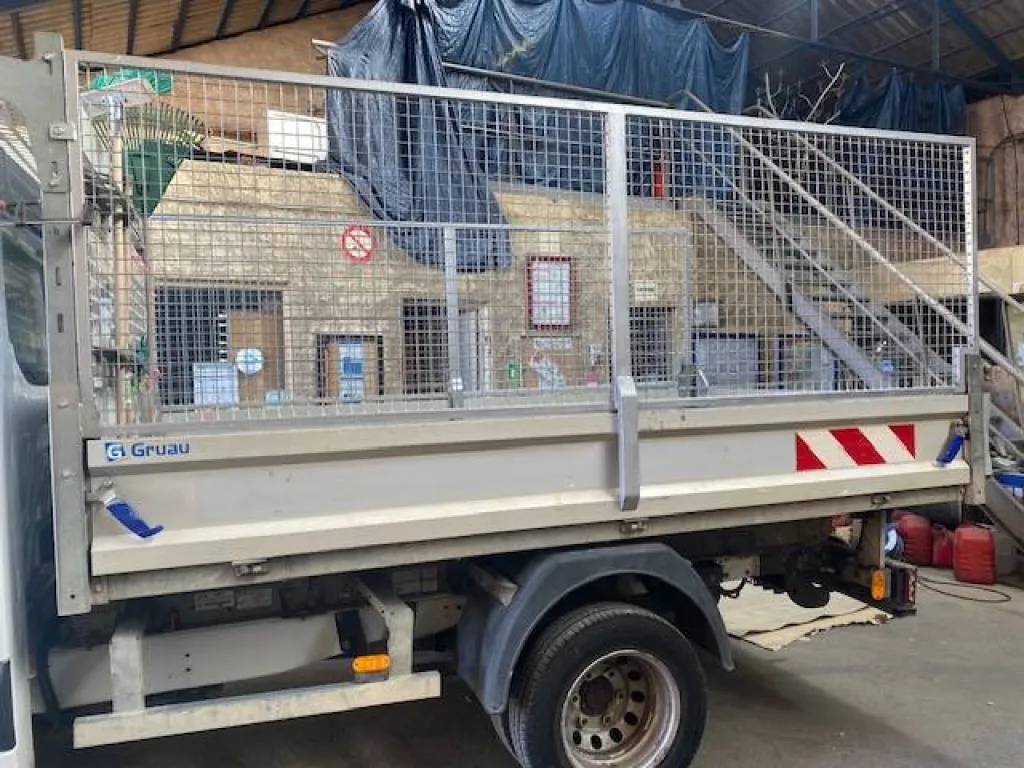 INSTALLATION REHAUSSES RIDELLES CAMION SUR MESURE PORT DE BOUC