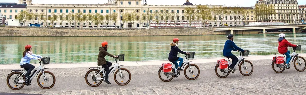 Louer des VTC pour entreprise pour visiter Lyon proche de Guillotière