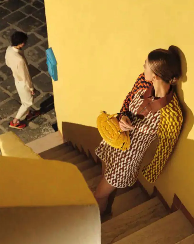 TOD'S le savoir faire Italien, une élégance sobre et moderne que Sacha a sélectionné pour vous dans son Concept Store.