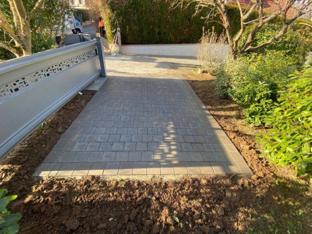 Quelle entreprise peut créer un parking en pavé CLK