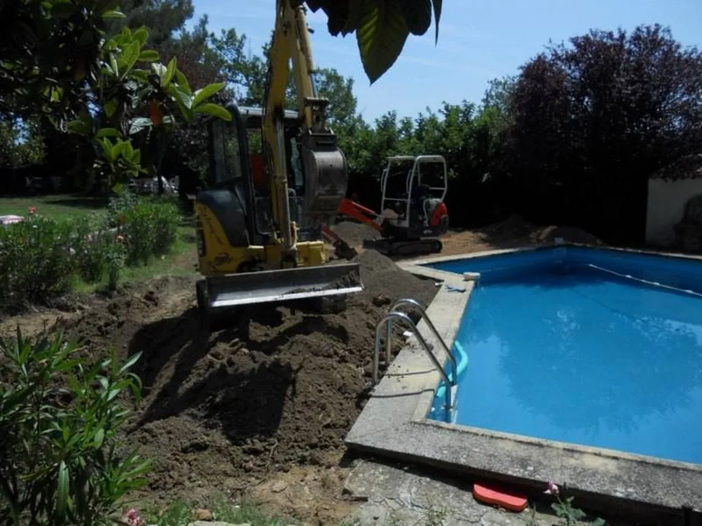 Création d'un massif proche d'une piscine