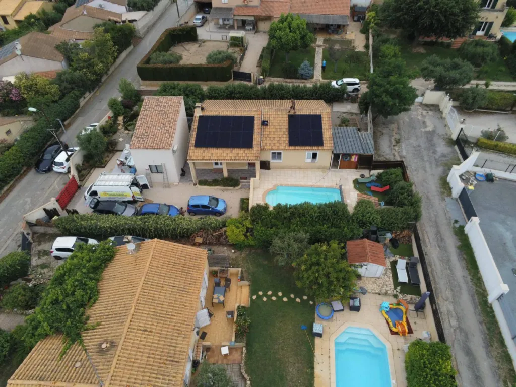 Installation de panneaux photovoltaïques au meilleur prix à La Fare les Oliviers avec PESS