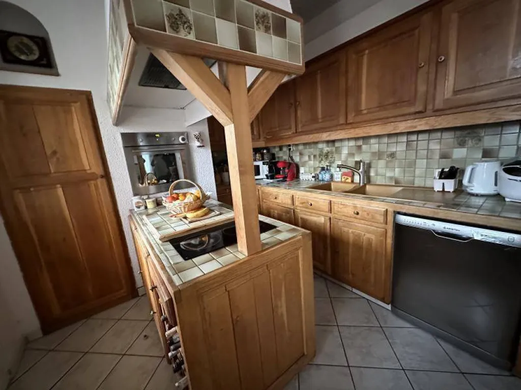 A vendre belle MAISON BOURGEOISE de 165 m² habitables édifiée sur 645 m² de terrain