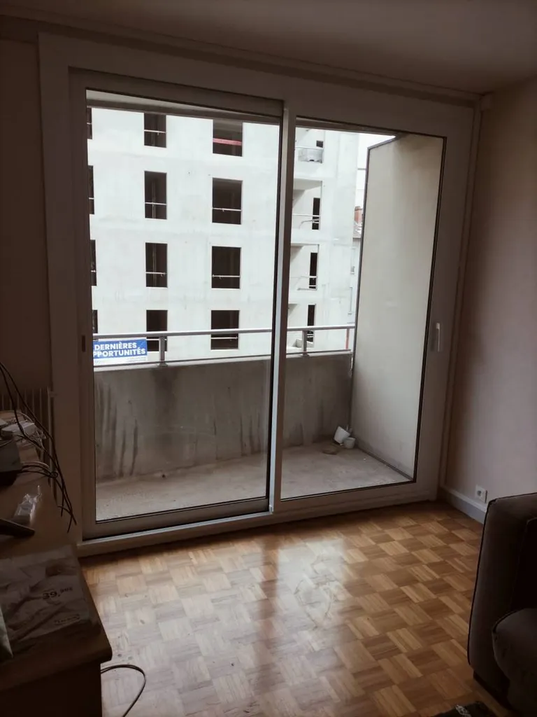 Installation et pose de fenêtres aluminium double vitrage à Lyon 9ème