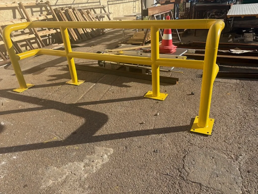 POSE BARRIERE DE SECURITE POUR PASSAGE PIETON FABRIQUEE SUR MESURE GIGNAC LES PENNES MIRABEAU 