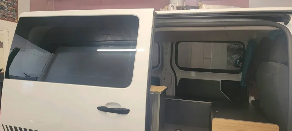 Installation film saire sur grasse dans les Alpes-Maritimes 06