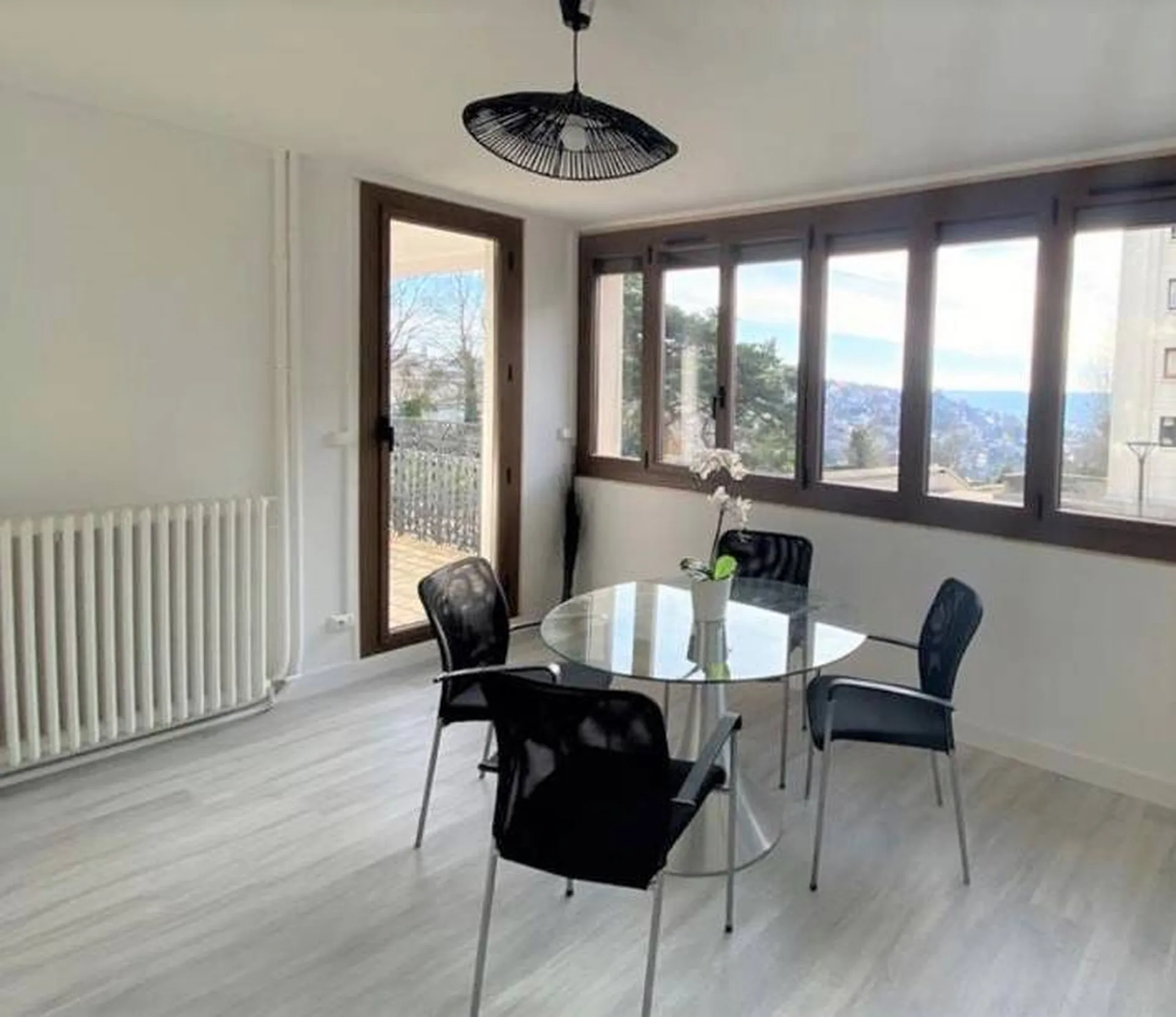 Appartement moderne refait à neuf / 3 chambres, au calme, commodités proches- 76 BOIS GUILLAUME - Normandie