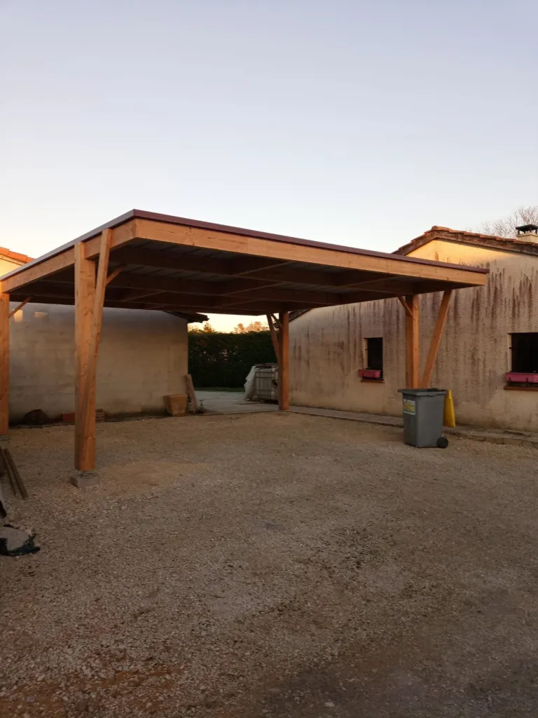 Poser un carport bois moderne pour deux voitures à Cahors