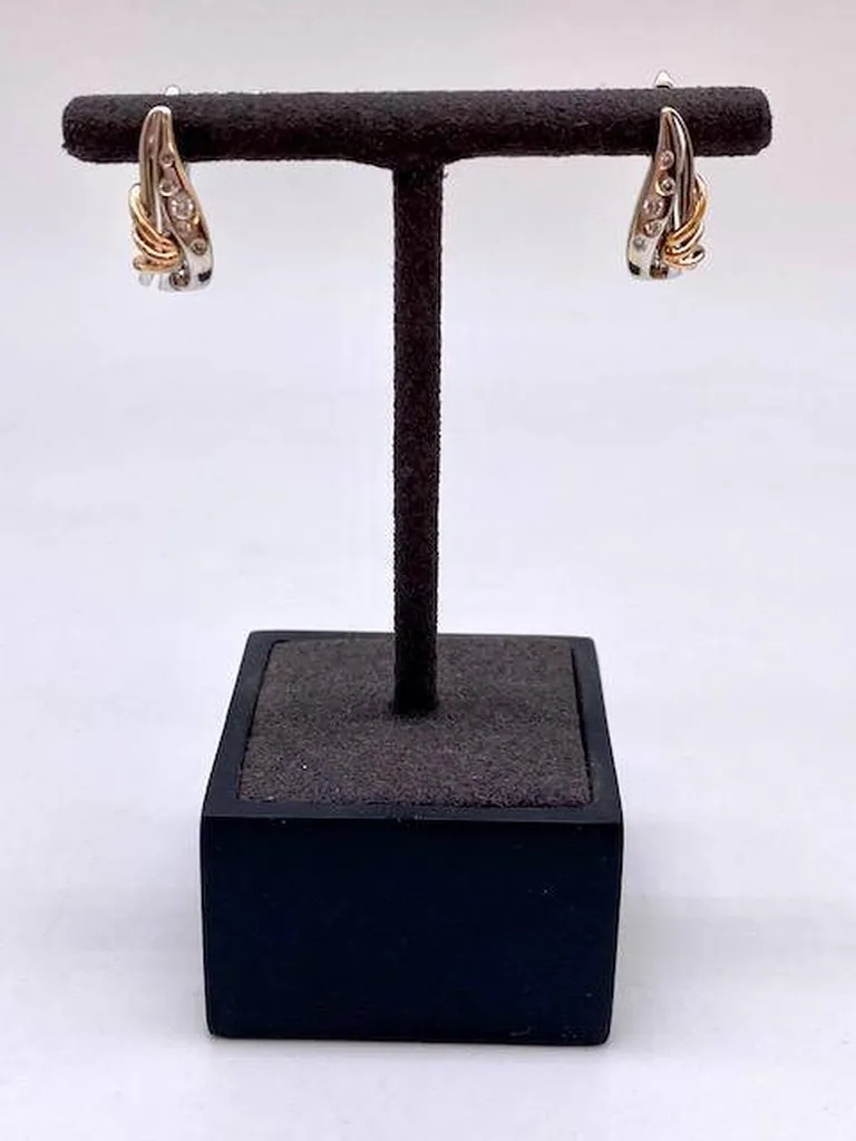 Vente en ligne de boucles d'oreilles dormeuses en or blanc 750/1000ème et diamants dépôt vente chez Or Ligne La Teste près de Biganos