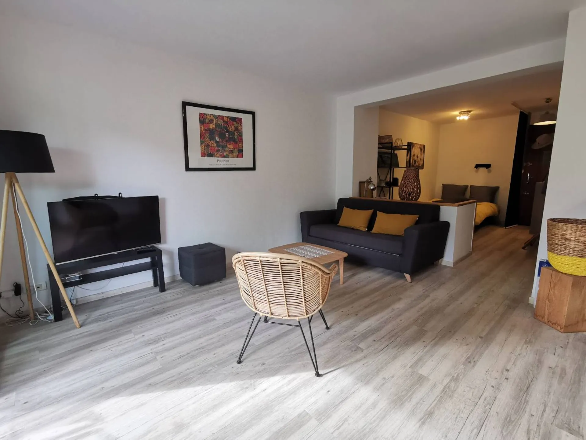 Appartement Cassis  ouvrant sur terrasse et jardinet privatif dans résidence sécurisée avec parking