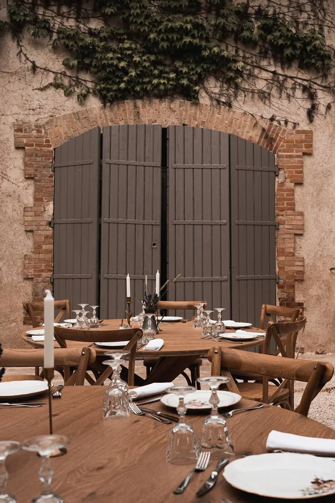 Diner de mariage en extérieur à Aix en Provence Photo Cabinet Poetique