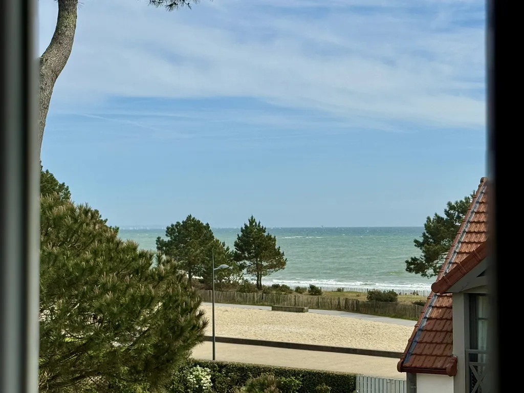 2592 - Appartement 3 pièces avec vue mer