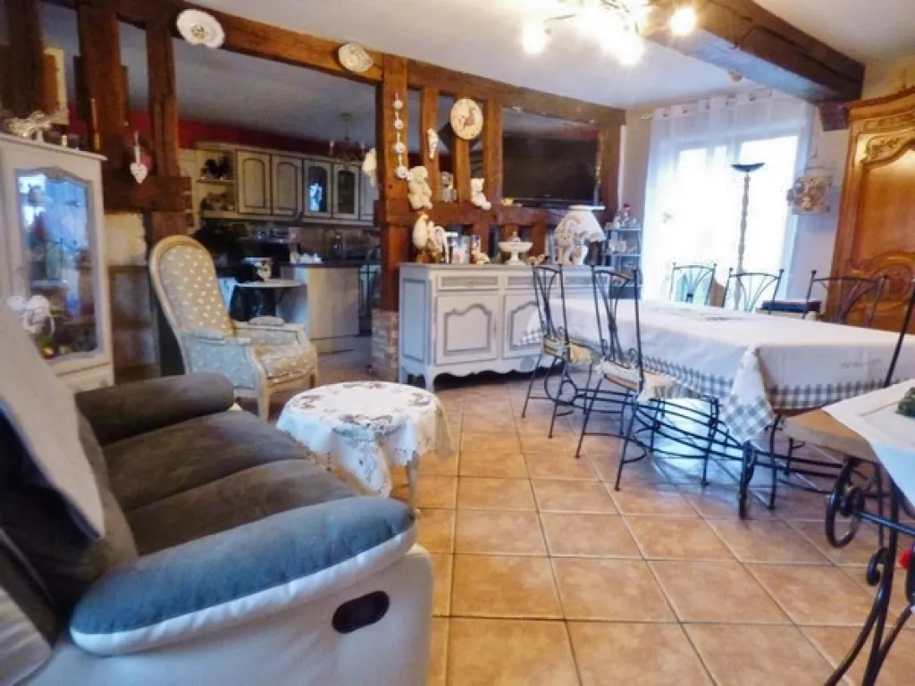 A vendre maison normande avec possibilité de faire un 2ème logement proche Oissel 76350