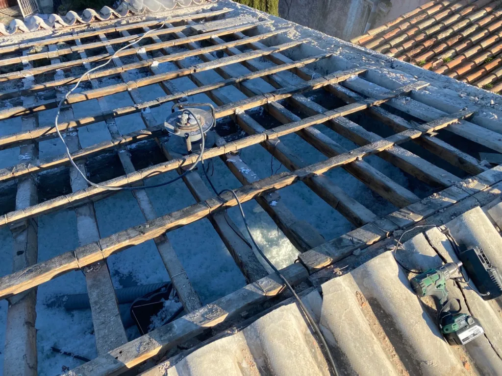 Actuellement nouveau chantier de changement de toiture près de Aix en Provence