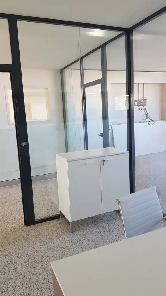 Cloisons amovibles vitrées bord à bord à Aix en Provence