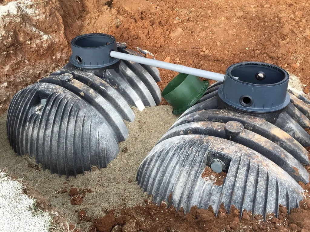 Cuves Graf Xxl posées comme Microstation d épuration Lorgues