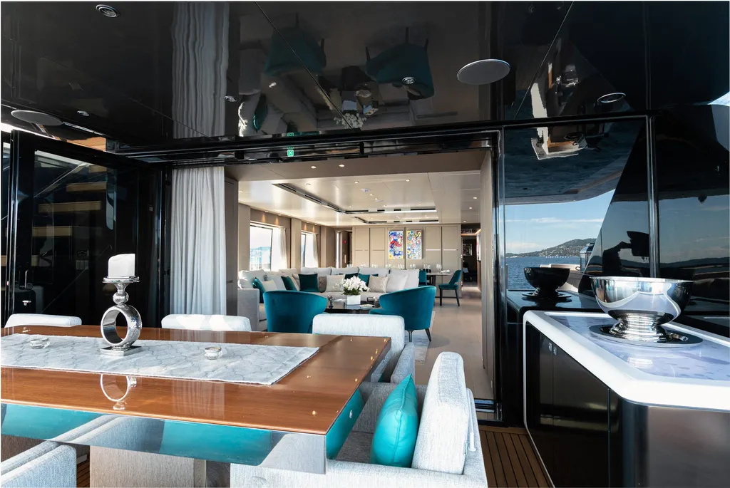 Film de protection XPEL pour yacht sur la Côte d’Azur : protégez votre bateau durablement grâce à Riviera Detailing Marine