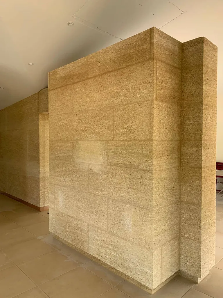 Cheminée en pierre Castillon du Gard à Sausset les pins