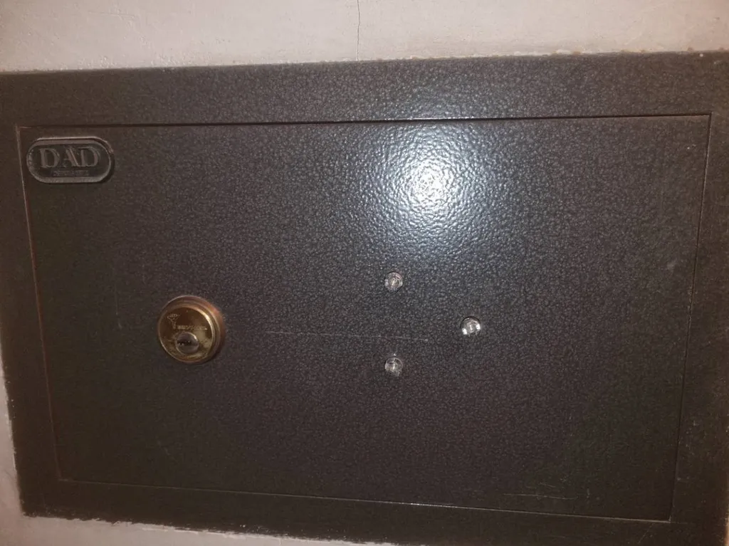 coffre fort decayeux fermé