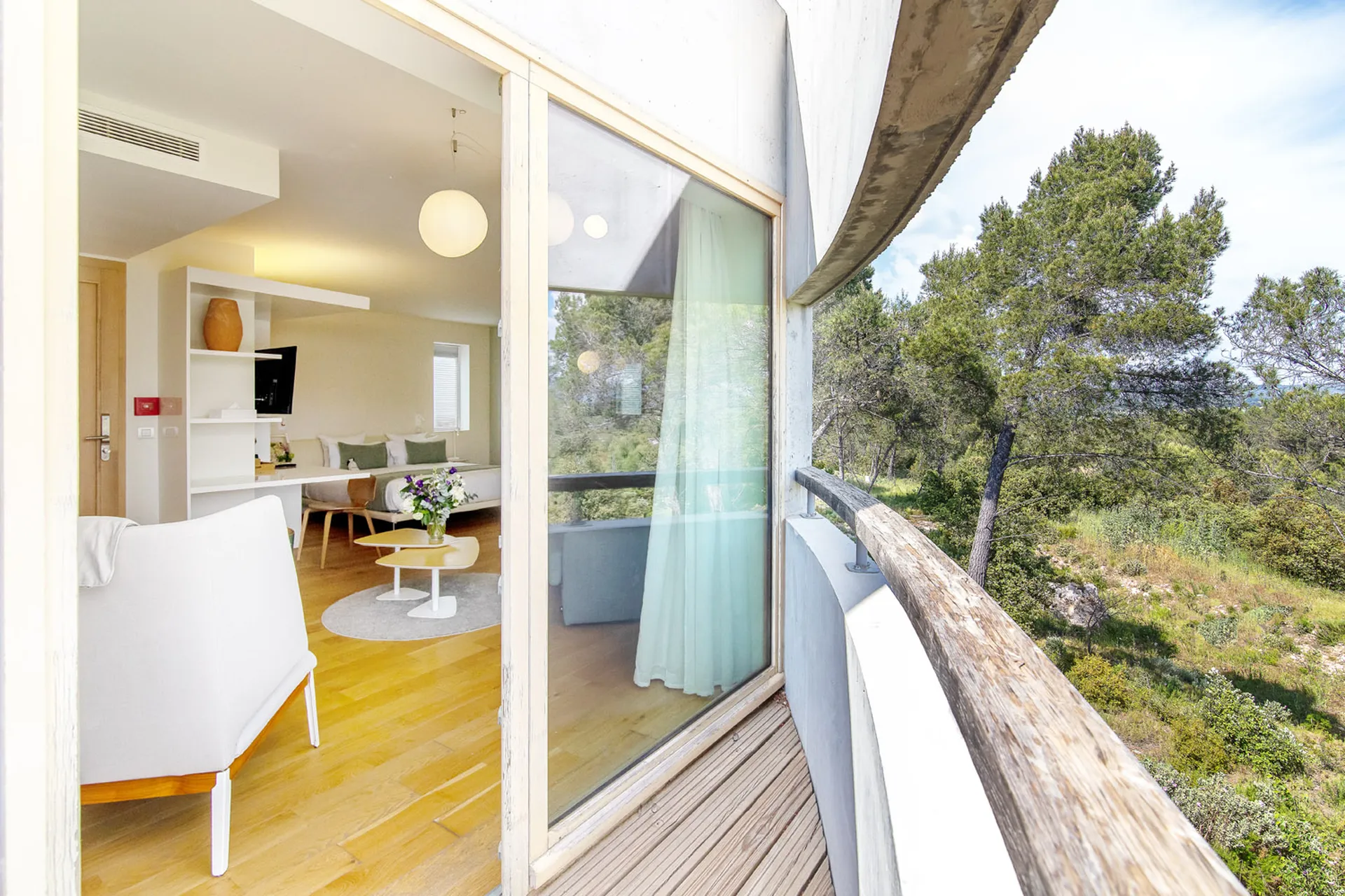 Thecamp Hôtel près du centre-ville d'Aix-en-Provence – Séjour nature au calme dans la garrigue