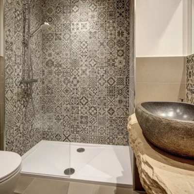 Achetez accessoires de carrelage pas chers pour salle de bain moderne avec vasques et bacs à douche à Lyon