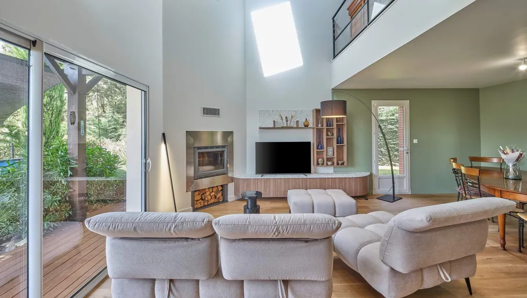 Architecte d’intérieur à L'Union pour la rénovation de villas avec matériaux biosourcés et mobilier design en plastique upcyclé