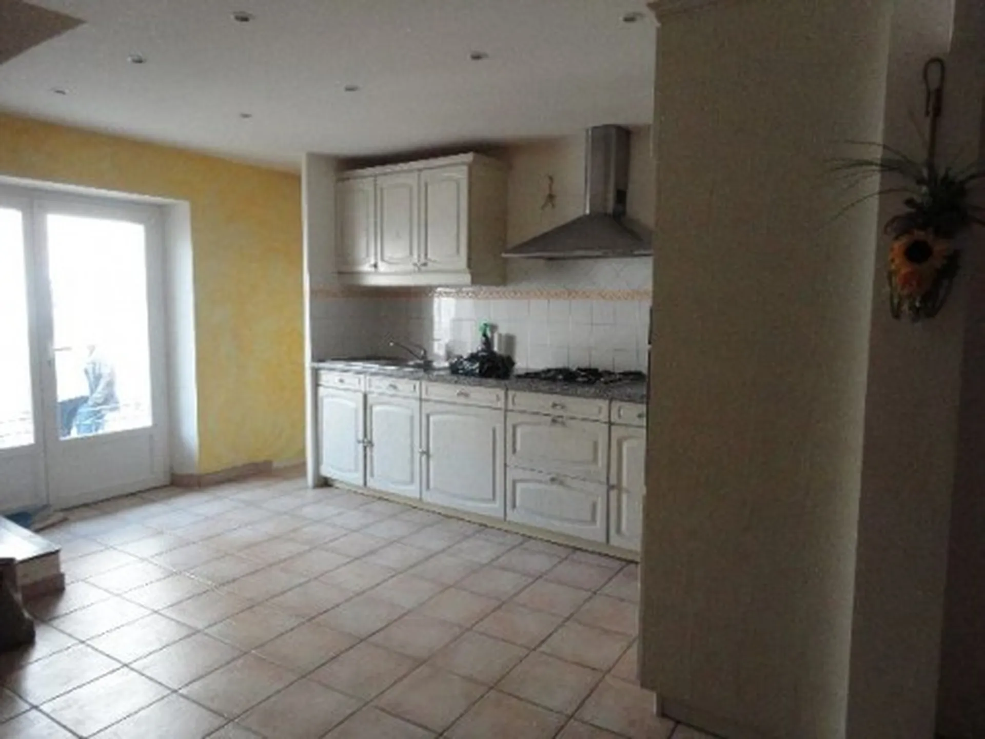 Logement à vendre 4 Gémenos sur 3 niveaux, vue dégagée