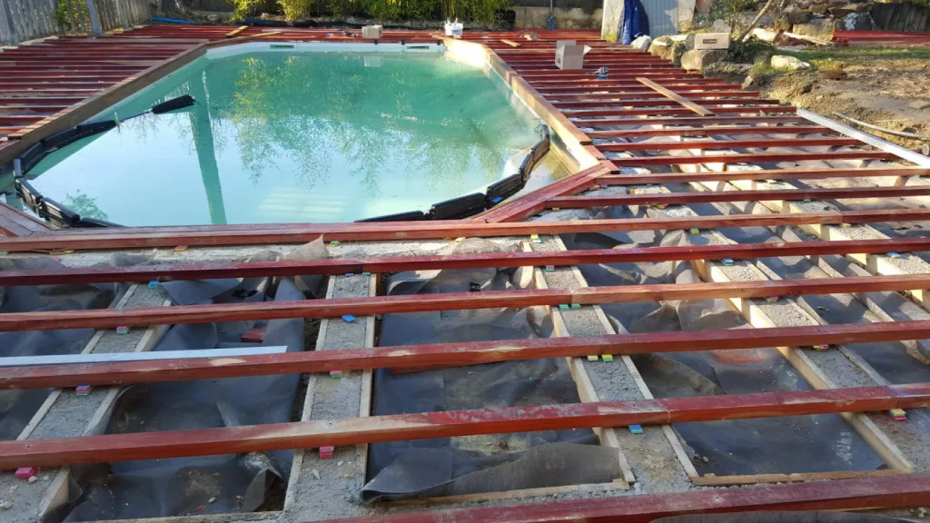 Réalisation d'une terrasse Vetedy softline de 95 m² en Ipé à Rousset (13)