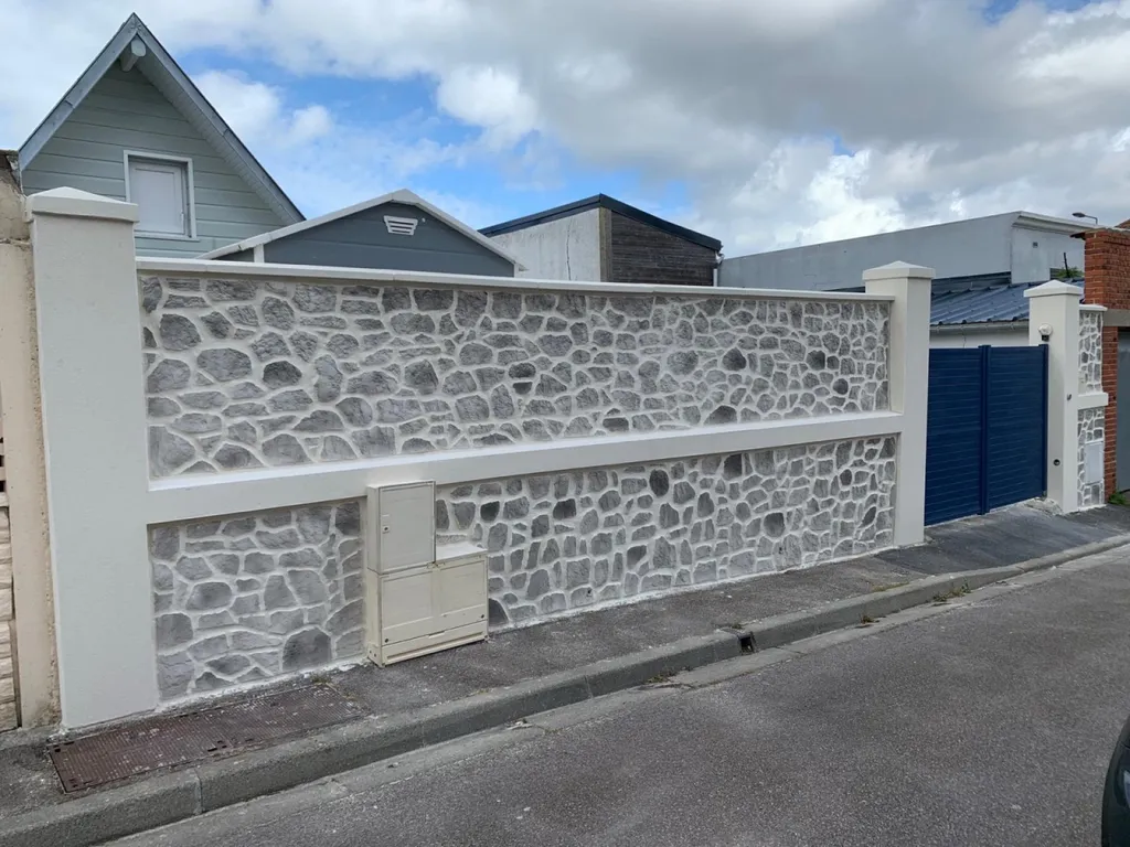 Spécialiste RGE sur Le Havre 76 dans le ravalement projeté aspect pierre