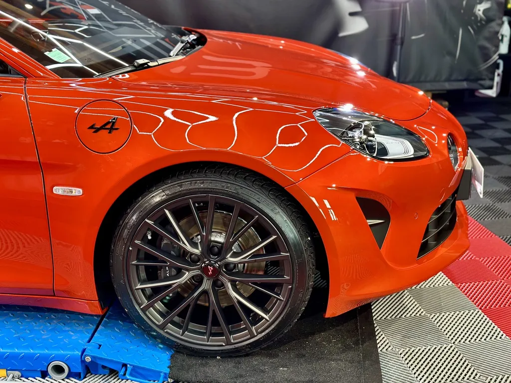 Spécialiste Protection carrosserie film PPF et traitement céramique Lyon Alpine A110 